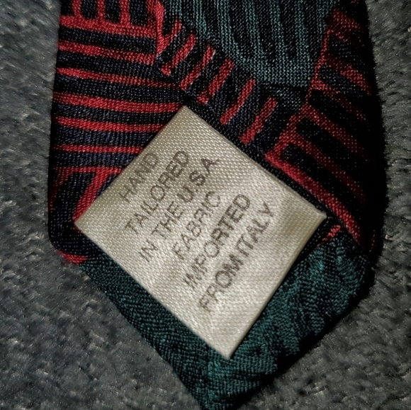 Red Tie with Green Squares - NEW - Picture 6 of 7